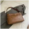 Bolsa de Ombro Retro de Nicho Transfronteiriça para Mulheres 2025 Inverno Novo Estilo Tendência Versátil Casual Simples