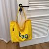 Novo Estilo Estilo Ocidental Simples Casual Bolsa de Grande Capacidade Verão 2025 Design Nicho Bolsa Tote de Ombro Feminina