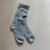 Calcetines nuevos para mujer de otoño e invierno, calcetines retro de color liso de doble aguja, calcetines de moda de seda dorada y plateada, hilo grueso, calcetines cómodos de rizo, calcetines de longitud media