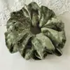 Diadema de terciopelo de color liso estilo perezoso de otoño e invierno, accesorios para el cabello para mujer, diadema de goma simple retro, diadema dulce color crema