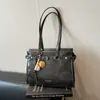 Bolsa de Ombro Vintage de Alta Qualidade para Mulheres Nova Coleção Outono/Inverno 2025 Simples Tote de Grande Capacidade