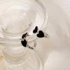 Aretes de Aguja de Plata Amor Retro Negro para Mujer con Sentido Tridimensional Corazón Dulce Hada Elegante Aretes de Anillo Accesorios para la Oreja Mujer