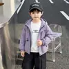 Chaqueta con capucha nueva para niños Primavera y Otoño 2026, Atuendo de Otoño de Moda para Niños, Cortavientos Versátil, Ropa de Exterior Fresca y Elegante para Niños Pequeños