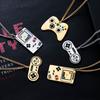 2026 Accesorios de Marca Nostálgicos y Modernos Collar de Consola de Juegos Portátil Divertida de la Infancia Colgante de Moda Unisex con Personalidad