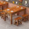 Mesa de comedor carbonizada de madera maciza para restaurantes, mesas vintage para restaurantes de comida rápida, tiendas de barbacoa, restaurantes de snacks y hot pot, juego de mesa y silla de comedor comercial