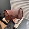 Bolso pequeño elegante de un solo hombro para mujer, otoño e invierno 2024, nuevo bolso cruzado texturizado de moda, diseño simple de nicho, bolso para axila.