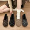 Novos Sapatos de Algodão Femininos Mules Fechados Estilo Coreano Slip-Ons Preguiçosos Sola Grossa Personalidade Retro Bolinhas 2026 Bico Redondo