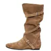 Botas Altas Femininas 2025 Novas de Outono Retrô Versáteis com Aumento Interno de Altura, Botas Plataforma com Fivela de Cinto, Botas de Montaria Altas Emagrecedoras