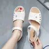 Sandalias para Mujer 2026 Verano Nuevo Estilo Madres de Mediana Edad y Mayores Sandalias Antideslizantes para Mujer Zapatos de Calle de Moda Zapatos Transpirables para Mujer Verano