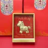 Marco de Fotos Dorado Soporte de Exhibición Año del Caballo Modelo Nuevo Oro Puro 999 Adorno para Riqueza Inmediata Bendición del Oficial Celestial Regalos Creativos Culturales Venta al por Mayor