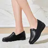 Zapatos de cuero para mujer, antideslizantes, de suela blanda, cómodos para madres, parte superior suave y cuero, tacón de cuña cómodo, zapatos de trabajo para mujeres de mediana edad, zapatos de cuero, zapatos planos para mujer