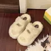 Novos sapatos preguiçosos peludos slip-on de sola grossa 2026 para mulheres, sapatos peludos de bico redondo com pérolas, sapatos de algodão outono e inverno com laço