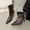 Nuevas botas de tacón de aguja color nude, elegantes y a la moda, perfectas para usar en exteriores, botines de punta estilo francés, disponibles en tallas grandes, efecto adelgazante