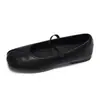 Sapatos rasos pretos populares estilo retrô com bico redondo para mulheres, novo estilo verão 2026, versáteis com saias, sapatos Mary Jane