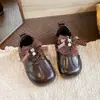 Zapatillas de entrenamiento alemanas retro con pedrería para mujer, moda versátil casual de otoño 2026, con velcro, planas cómodas, estilo Forrest Gump