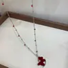 Colar Longo Vermelho Veludo com Contas para Mulheres, Único e Doce, Adequado para Outono e Inverno, Corrente Versátil para Suéter, Corrente para Moletom