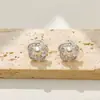 Pendientes de Stud Flor de Zirconia Trapezoidal Microincrustados de Alta Gama Lujo Ligero Moda Versátil para el Trabajo