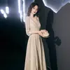 Vestido de Noite com Lantejoulas Cor Champagne para Mulheres, de Alto Padrão, Elegante, Luxuoso, Sofisticado e Grandioso, Adequado para Reuniões Anuais, Vestidos de Anfitriã, Modelo Longo