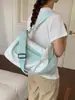 Bolsa de Viaje Corta de Gran Capacidad Fresca y Elegante Modelo Nuevo 2026 Estilo Deportivo Correa Ancha para el Hombro Bolsa Cruzada para Gimnasio Diseño Moderno