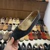 Aumento da Altura Interna! Sapatos Baixos Estilo Chanel Retrô com Adição de Lã, Sapatos de Algodão Quentes para Mulheres, Sapatos Peludos Brancos Estilo Francês de Outono e Inverno