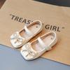 Zapatos de cuero con lazo para niña, primavera y otoño 2024, nuevos zapatos de princesa, zapatos de diamantes de imitación para niña, zapatos de suela suave antideslizantes.