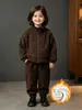 Conjunto infantil con forro polar, ropa exterior cálida de otoño e invierno para niños, conjunto de dos piezas con estampado de leopardo para niñas, ropa infantil engrosada al por mayor