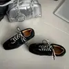 Venda Quente Pretas Retrô Leves Sola Grossa Sapatos de Treino Alemães Femininos 2026 Novo Outono Aumenta Altura Com Saias Casuais Tênis de Plataforma
