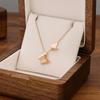 Collar de mariposa de acero de titanio que no se decolora cadena corta para el hueso del cuello de mujer estilo frío ins temperamento moderno joya simple de celebridad de internet