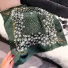Primavera 2025 Nuevo Pañuelo Moda Estilo Occidental Combinable Cuadrado Pequeño 70cm Pañuelo Decorativo Protección Solar Chal de Viaje Mujer