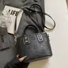 Bolso Canasta Tote Versátil Súper Popular Estilo Coreano para Mujer Modelo Nuevo 2026 Estilo Cotidiano Bolso Cubo Estampado Bolso de Hombro Cruzado