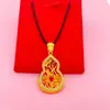 El mismo estilo que en la joyería: un collar con colgante de calabaza con diamantes, un modelo nuevo para mujer, un regalo exquisito, un accesorio de cobre con diamantes para la buena suerte y la prosperidad