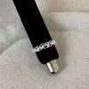 Coleção de Anéis de Metal Vazado com Renda de Alto Padrão Estilo Francês para Mulheres, Luxo Leve, Personalizáveis, Modernos, Tendência, Versáteis