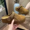 Sandalias cerradas tipo Birkenstock de suela gruesa para aumentar la altura para mujer, nueva colección de otoño 2026, pantuflas de moda retro estilo Birkenstock