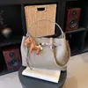 Bolso de Cubo Vintage de Alta Calidad para Mujer, Nuevo para la Primavera 2026, Bolso de Hombro y Cruzado Versátil de Moda