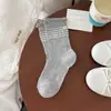 Meias Finas de Estilo Coreano para Primavera e Verão para Mulheres com Botões de Renda, Meias Listradas de Cano Médio, Meias Largas de Malha Vazada com Trevo de Quatro Folhas para Meninas