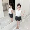 Micro-supply 2019 verano nuevo traje de mujer sin mangas de un solo pecho con costuras de encaje estilo occidental lindo GW8126