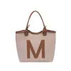 Bolsa de Ombro Tote com Estampa de Letras de Grande Capacidade, Nova Tendência Primavera 2026, Simples, Casual, Estilosa, para usar sob o braço