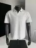 Camisa Polo Pesada de Estilo Americano con Hombro Normal para Hombre, Camiseta de Verano de Manga Corta Desestructurada con Cuello Camisero Caído, Fresca y Elegante con un Toque de Lujo, Cuello en V, Mangas de Tres Cuartos