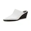 Mules Femininas Estilo Europeu e Americano com Bico Quadrado Pequeno, Salto Alto Plataforma, Moda para Uso Externo, Mules Slip-On de Salto Grosso