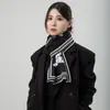 Lenço pequeno estilo ins coreano para meninas, lã tricotada para outono e inverno, aquecedor de pescoço versátil estilo coreano para estudantes, em estoque