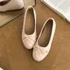 Sapatos femininos estilo doce com laço em padrão de losangos, coleção outono 2026, com aumento interno de altura, corte baixo, bico redondo, estilo sapatilha, sapatos de mãe