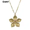 Wt-N1516 Nuevo Original Estilo Clásico con Diversos Diseños Florales e Incrustaciones de Latón Texturizado Cadena con Colgante de Perla