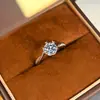 Anel Clássico de Prata Esterlina S925 em Formato de Coração com Seis Garras e Moissanita, Anel Luxuoso de Um Quilate com Acabamento de Alto Padrão, Joia de Presente para Namorada