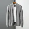 Fábrica de Suéteres de Producción y Venta al por Mayor de Gama Alta Cárdigan de Punto para Hombre Cremallera Cuello Alto Manga Larga Ropa de Abrigo Corte Ajustado