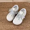 Mocassins Versáteis Casuais Clássicos para Mulheres 2026 Primavera e Outono Nova Moda Nicho Super Popular Tênis Brancos de Estudante