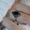 Joyería trenzada de nuevo diseño negro con patrón de cruz en estilo Ins europeo y americano, forma de diamante retro