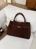 Nuevo Estilo Otoño e Invierno 2026 Simple Casual Trabajo y Viajes Bolso Grande de Moda Retro Terciopelo Mate Gran Capacidad Bolso de Mano