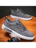 Zapatos de tela para hombre, otoño 2023, nuevos zapatos casuales transpirables, zapatos de lona bajos para hombre, zapatos de tabla ligeros y a la moda que combinan con todo.