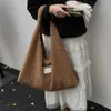 Bolso de Hombro de Lana de Cordero Perezoso para Mujer Otoño e Invierno Nuevo Gran Capacidad Versátil Bolso de Felpa Bolso de Hombro para Viajes
