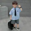Conjunto de Camisa de Manga Curta de Verão para Meninos 2026 Novo Estilo Roupas para Performance de Formatura do Jardim de Infância para Crianças Bebês Camisa Gravata